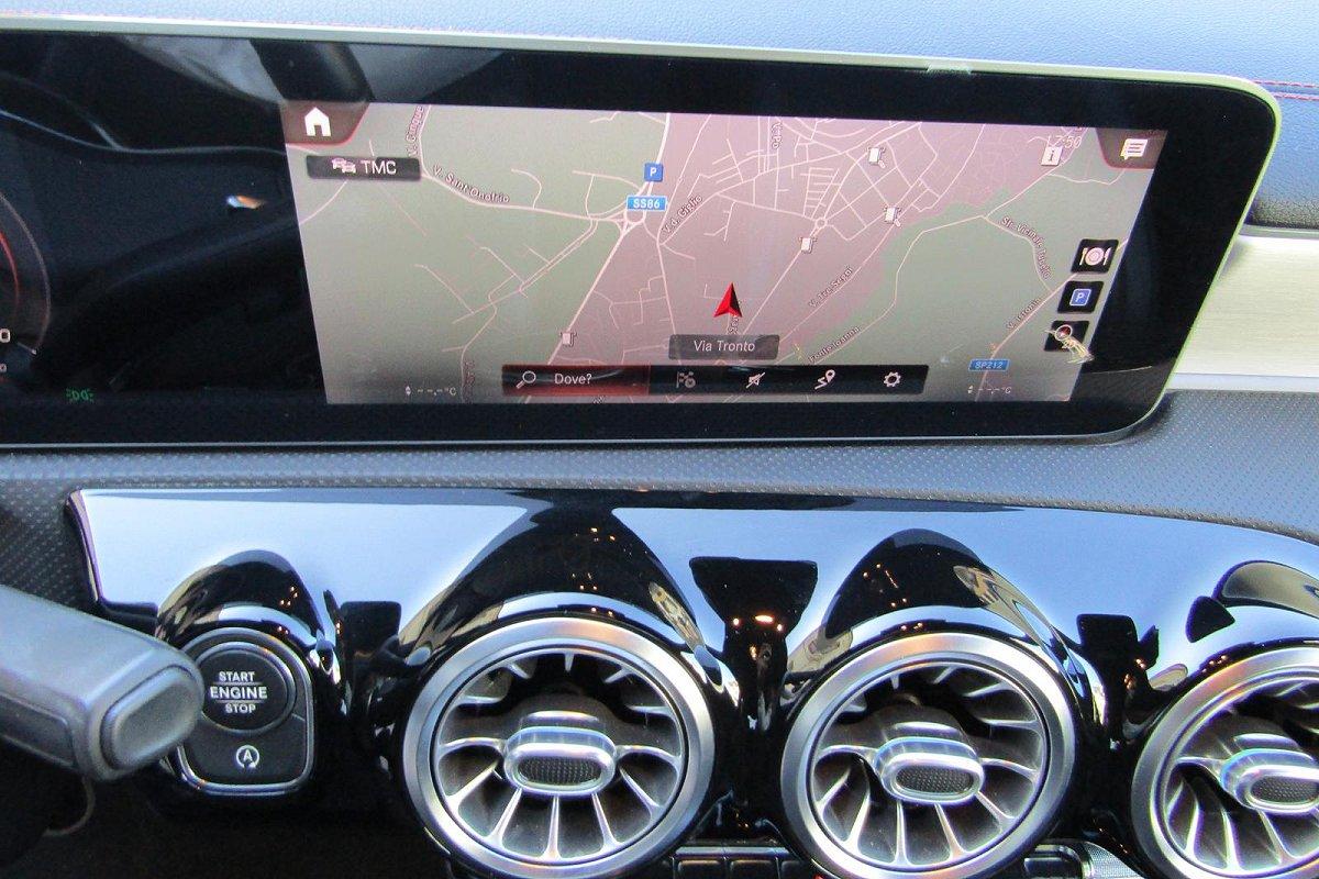 MERCEDES CLA 180 d Automatic Premium