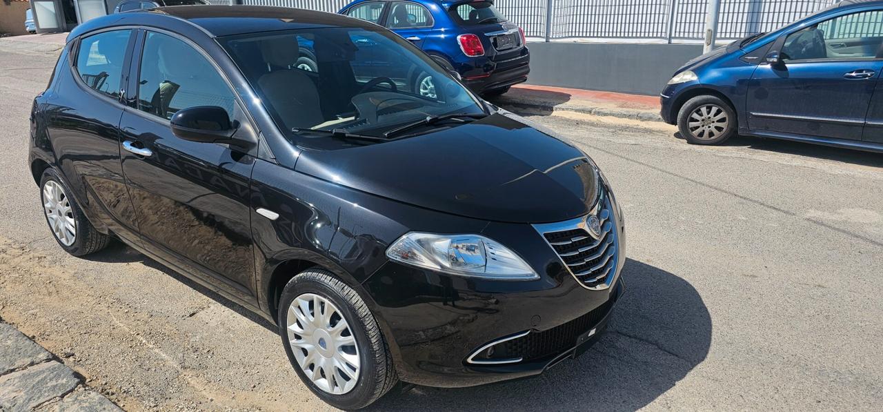 Lancia Ypsilon 1.2 69 CV 5 porte S&S Gold