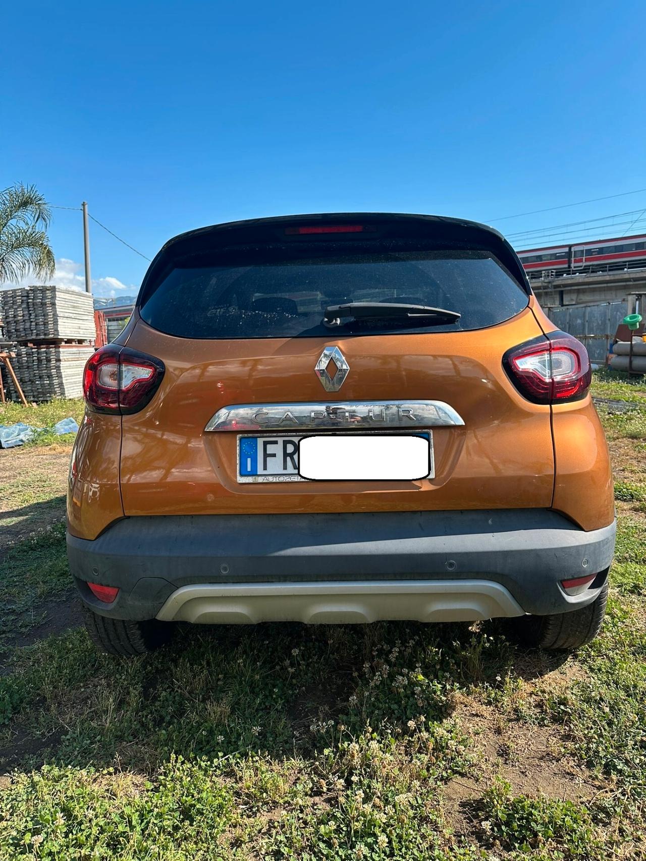 Renault Captur dCi 90 Sport Edition SINISTRATA