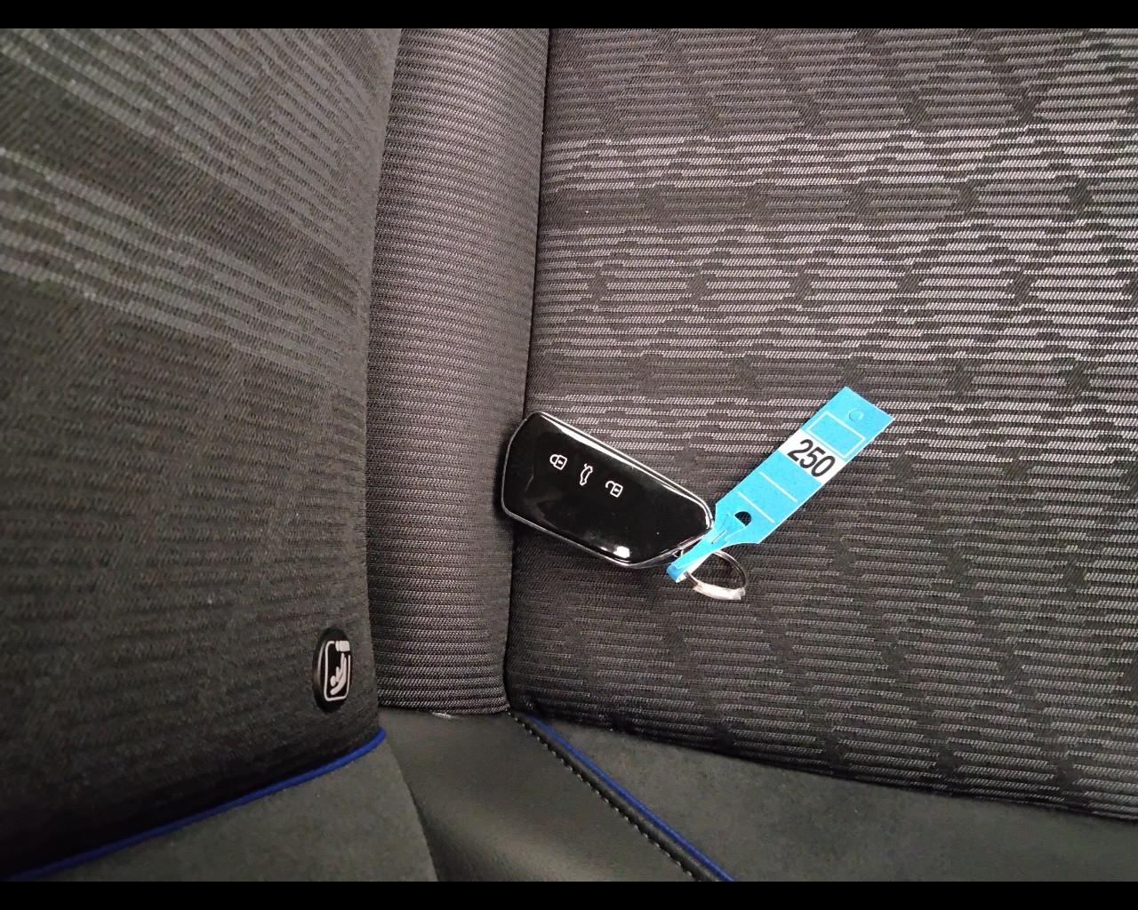 VOLKSWAGEN Tiguan III 2024 - Tiguan 2.0 tdi R-Line 150cv dsg