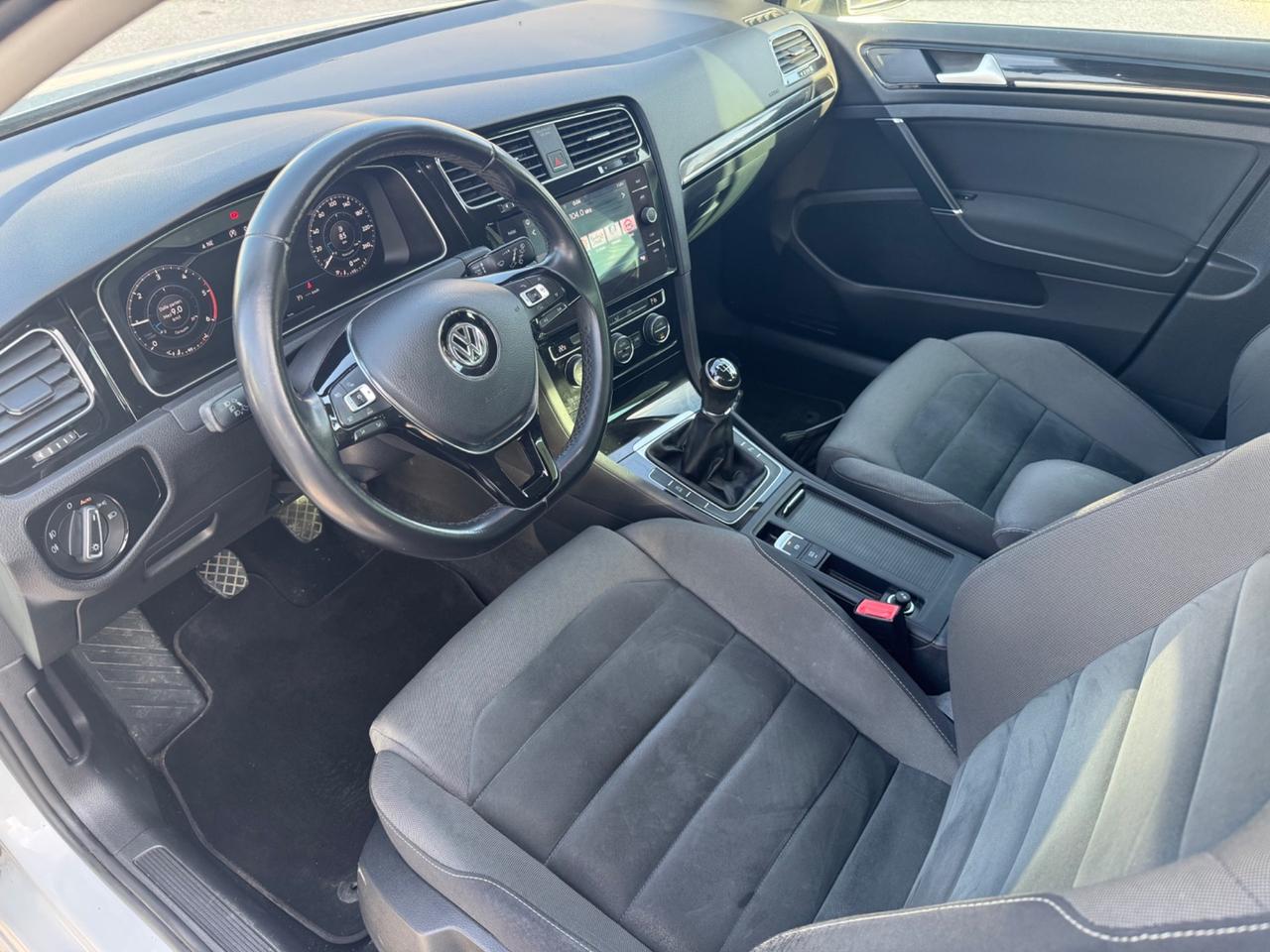 Volkswagen Golf 1.6 TDI Highline BlueMotion Technology