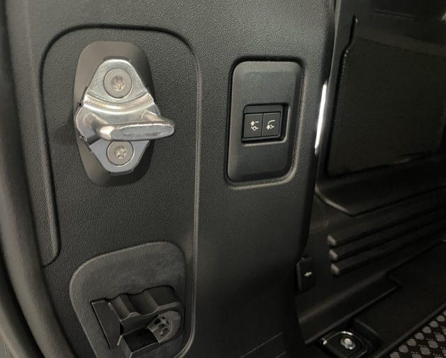 LAND ROVER Defender 110 3.0D I6 250 CV AWD Auto X-Dynamic SE KM0 MY26
