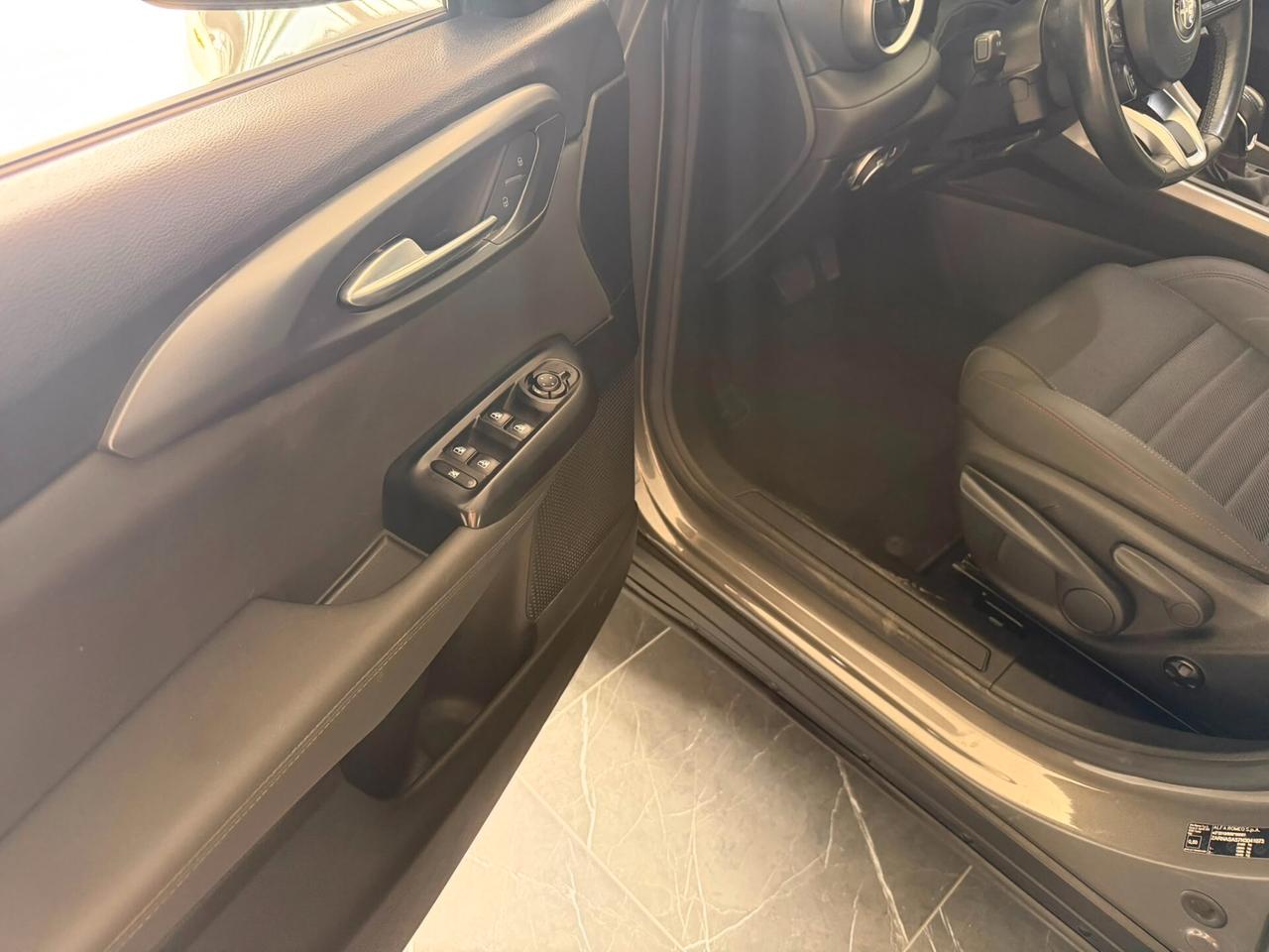 Alfa Romeo Tonale 1.6 diesel 130 CV TCT6 Ti