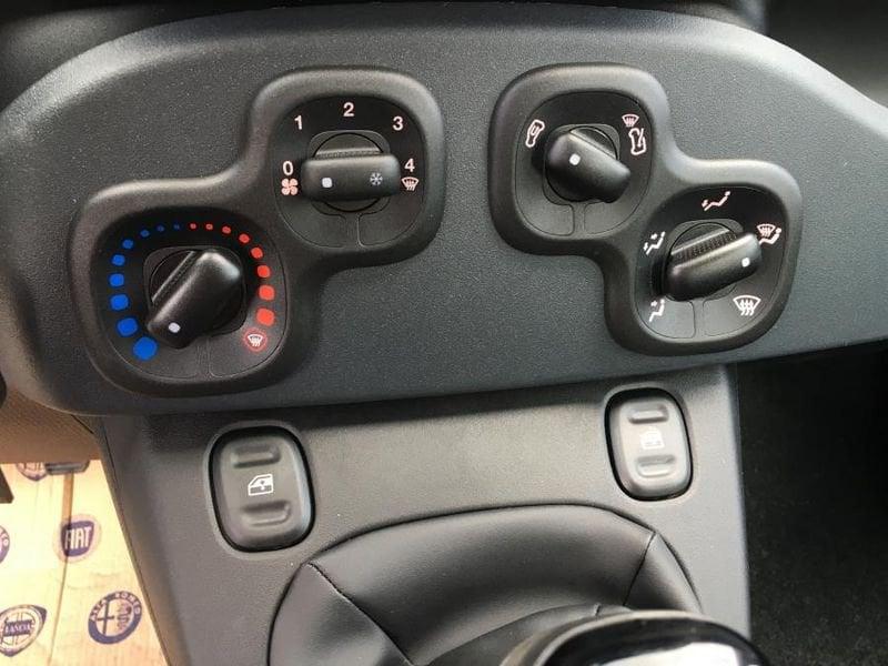 FIAT Panda My25 1.0 FireFly Hybrid 5 POSTI+RADIO DAB 5"