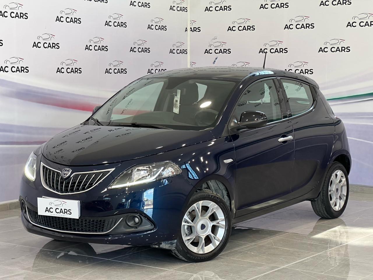 Lancia Ypsilon 1.0 FireFly 5 porte S&S Hybrid Ecochic Silver