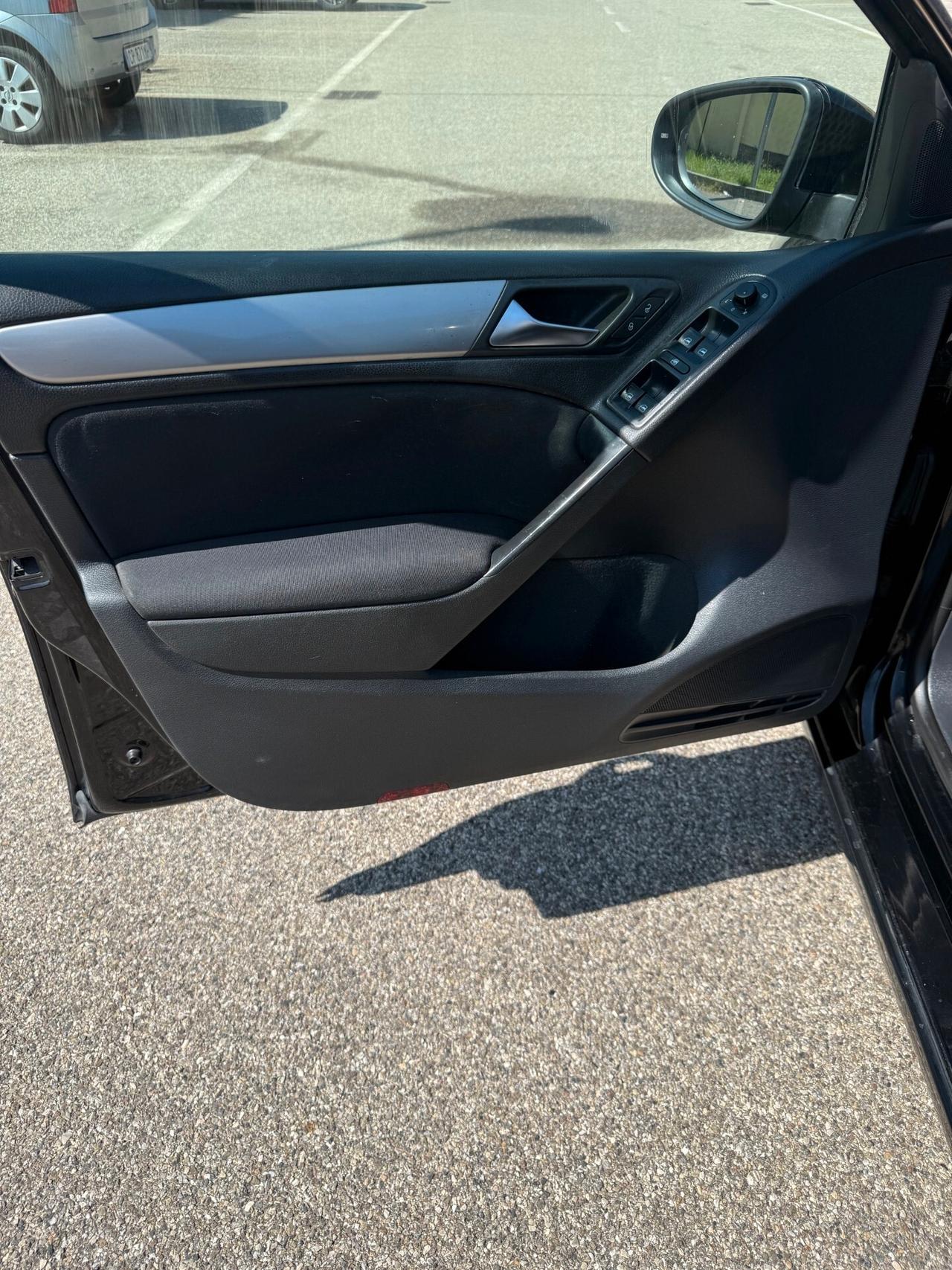 Volkswagen Golf 1.4 - NEOPATENTATI - 12 MESI DI GARANZIA -