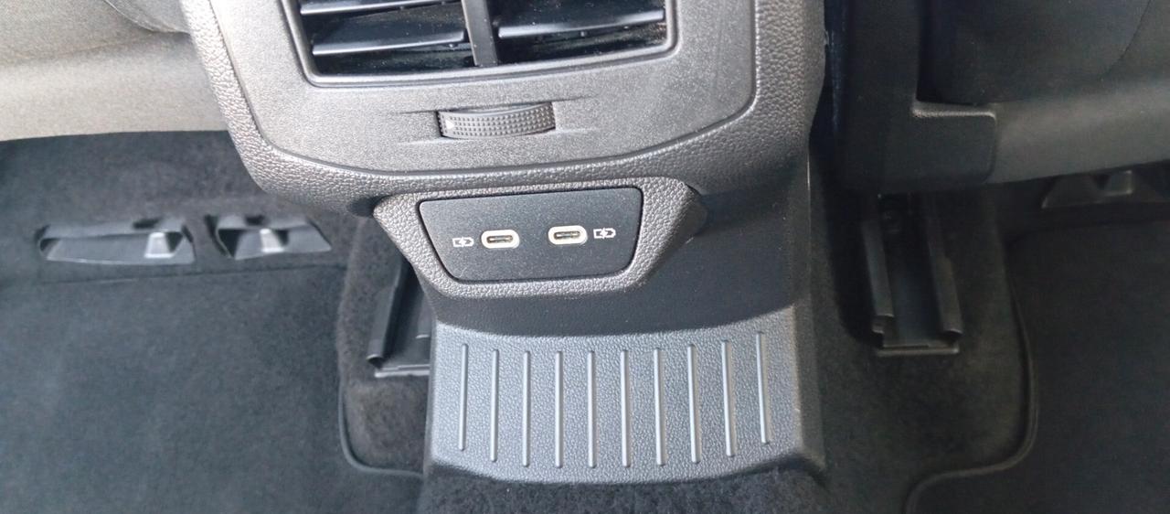 Volkswagen T-Roc 1.6 TDI 115 CV Style-Tetto Pan.-Garanzia