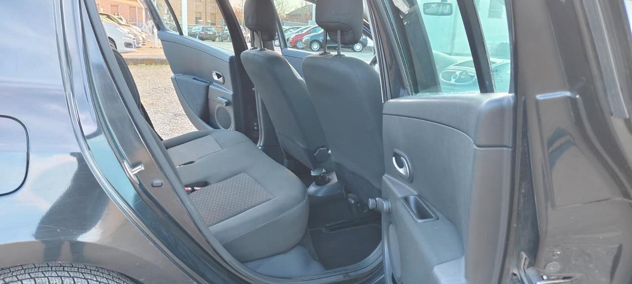 Renault Clio 1.2 16V 5 porte Luxe