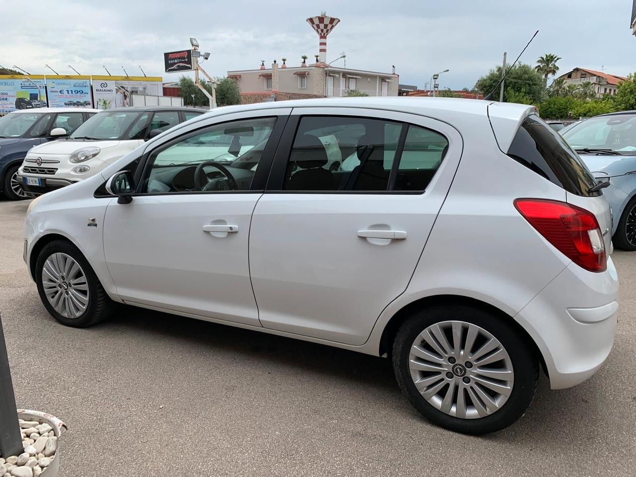 Opel Corsa 1.2 5 porte Sport