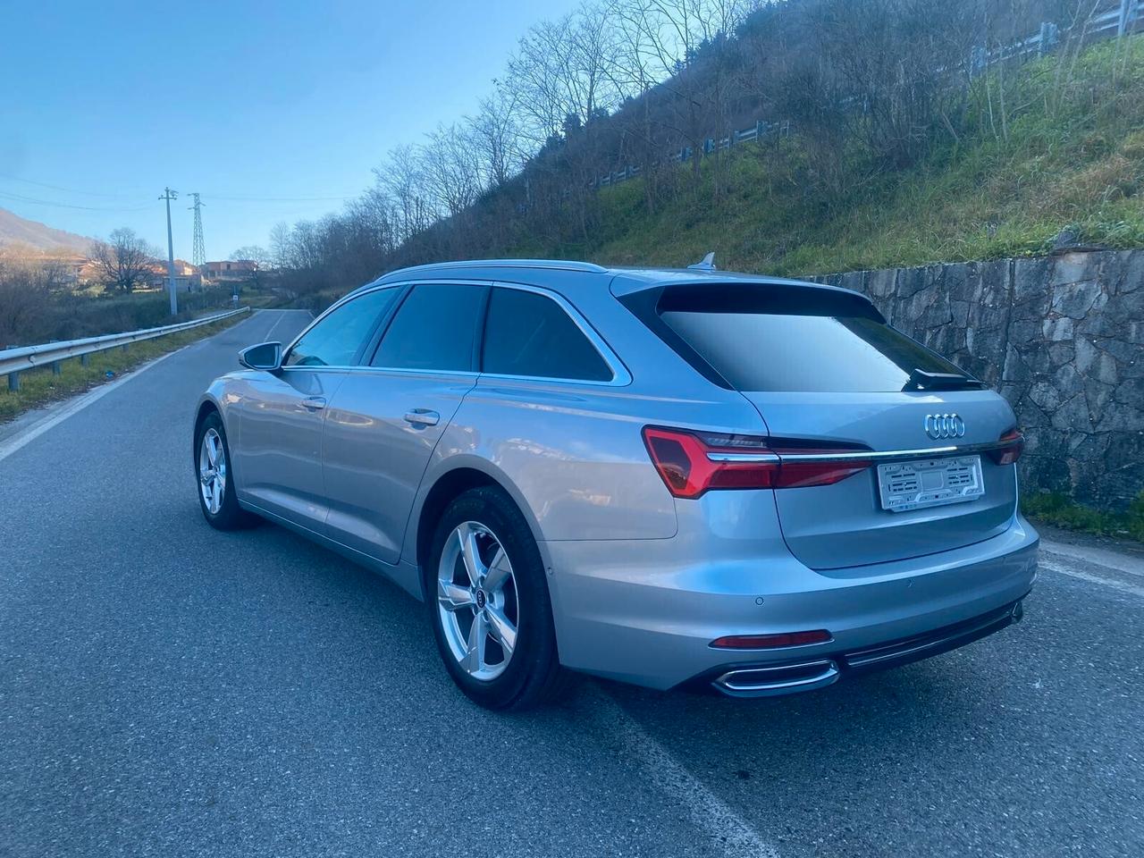 Audi A6 Avant 35 sport pelle LED navigatore