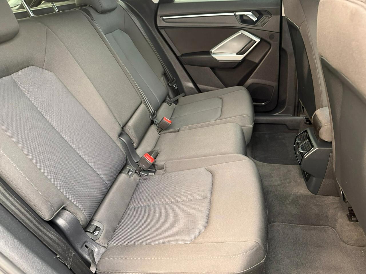 Audi Q3 35 TDI S tronic Business Advanced