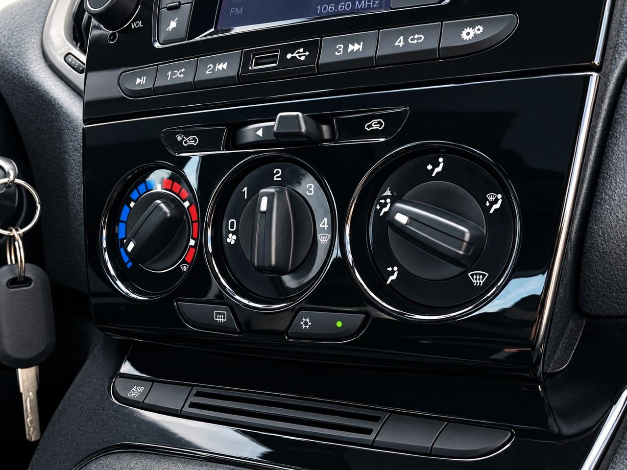 Lancia Ypsilon 1.3 MJT 95 CV 5 porte