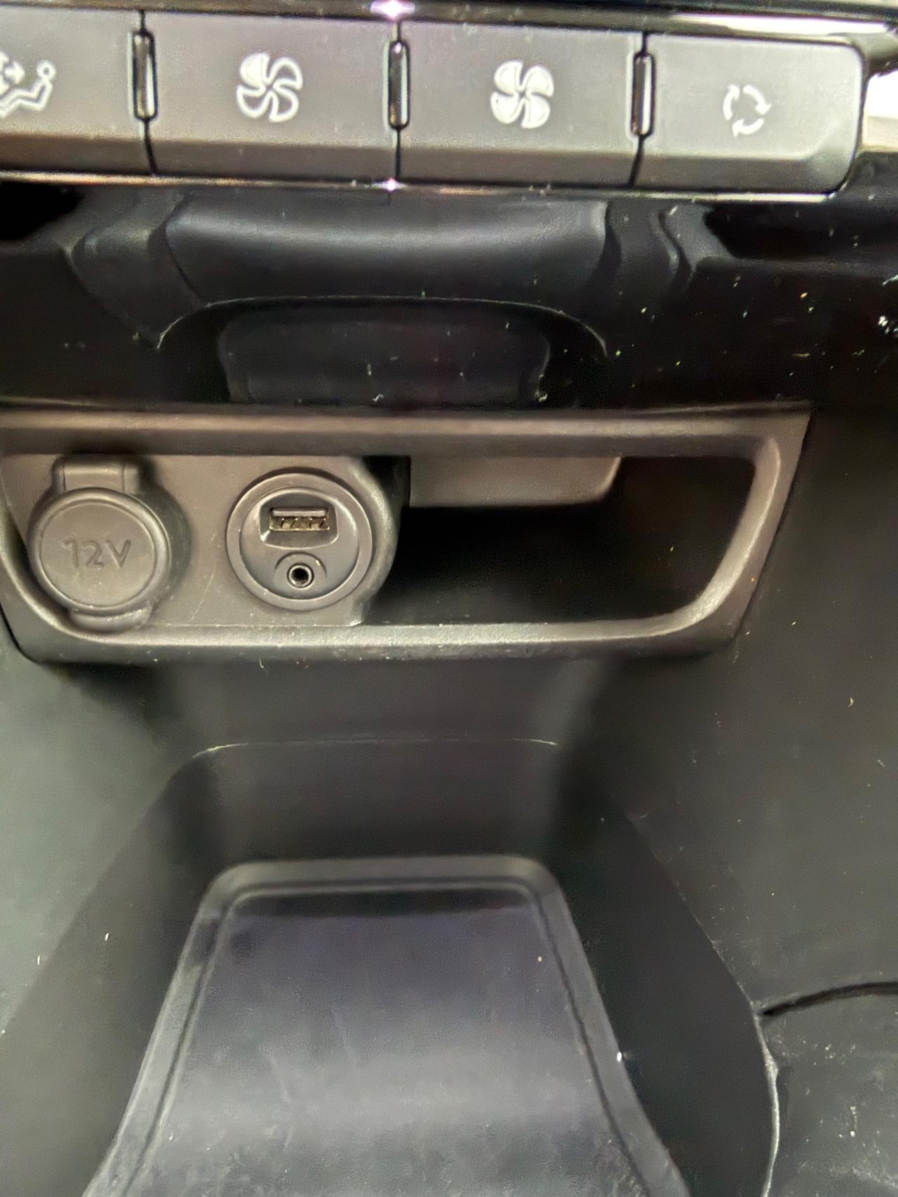 Peugeot 208 1.4 HDi 68 CV 5 porte Access