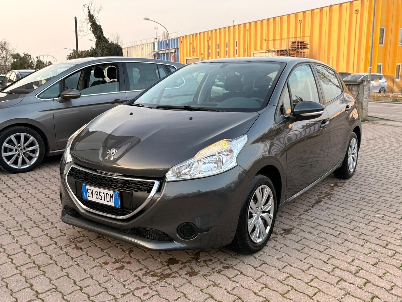 Peugeot 208 1.4 HDi 68 CV 5 porte Allure