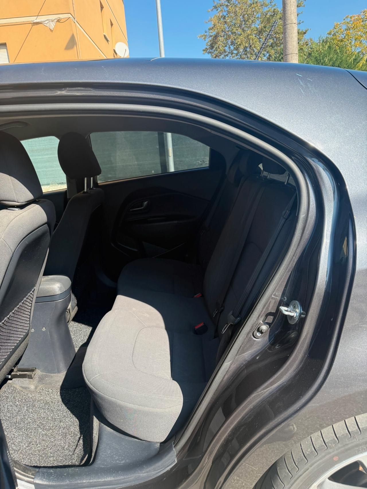 Kia Rio 1.4 crdi - NEOPATENTATI - 12 MESI DI GARANZIA -