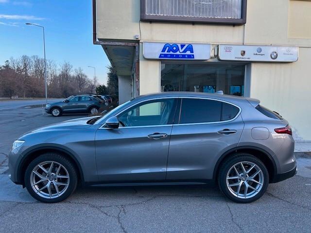 Alfa Romeo Stelvio 2.0 Turbo 280 CV AT8 Q4 First Edition
