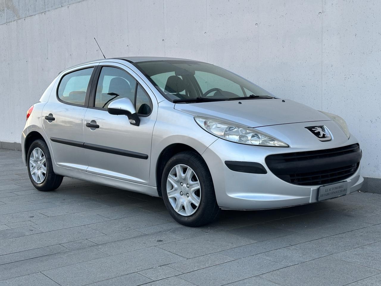 Peugeot 207 1.4 8V 75CV 5p. X Line