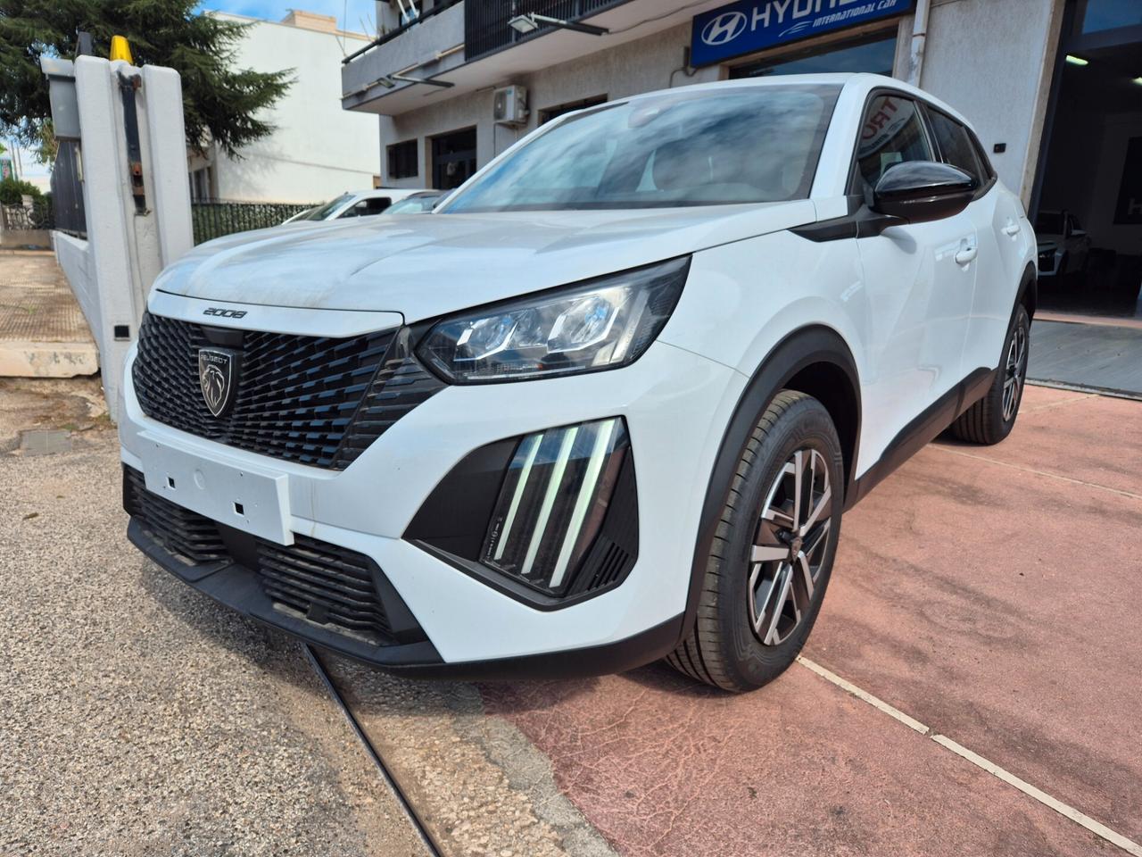 Peugeot 2008 Hybrid 136 e-DCS6 STYLE