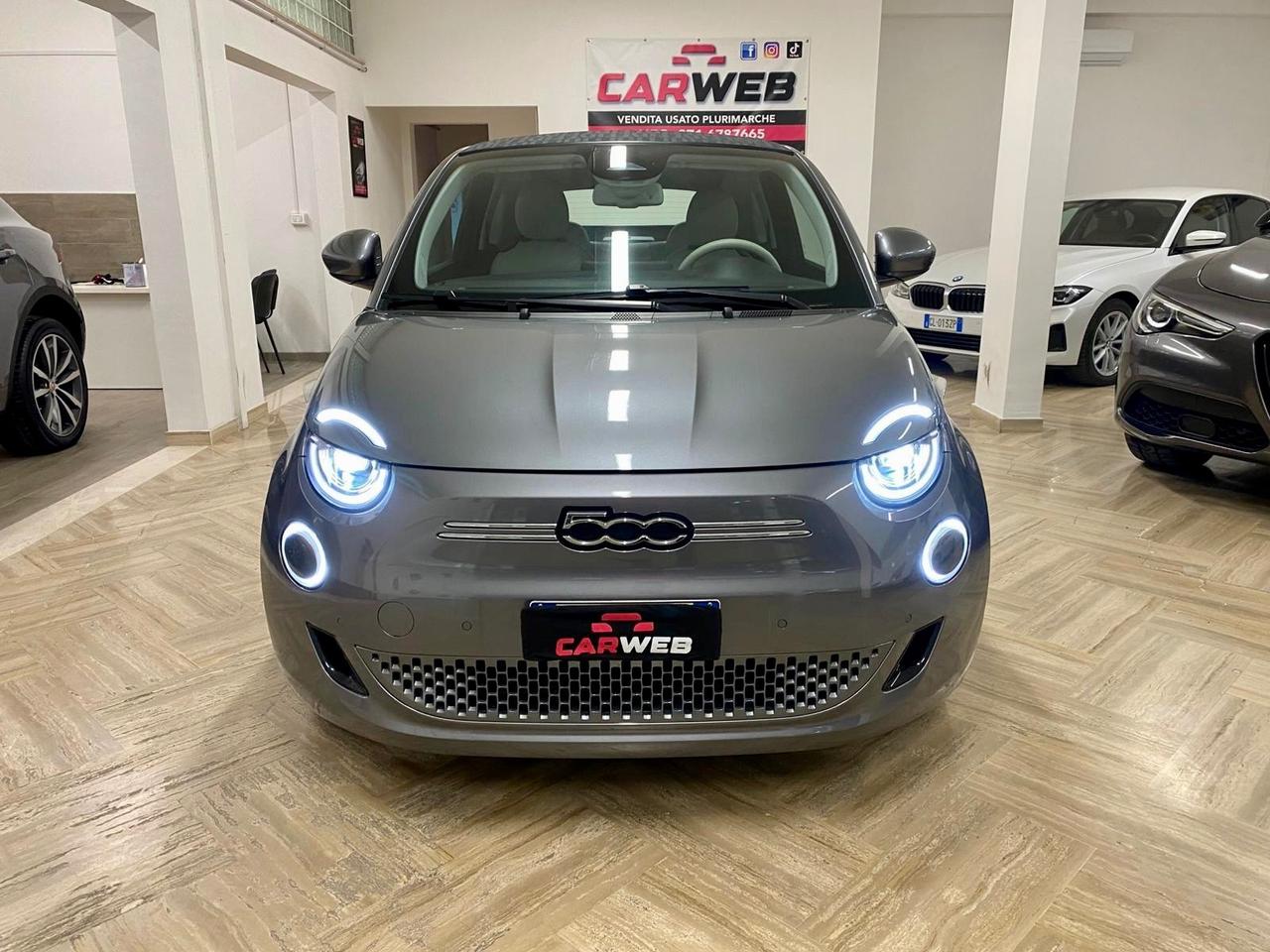 FIAT 500e CABRIO 43KW Navy CAM 2021