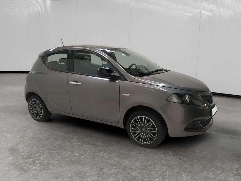 Lancia Ypsilon 1.0 firefly hybrid Gold s&s 70cv