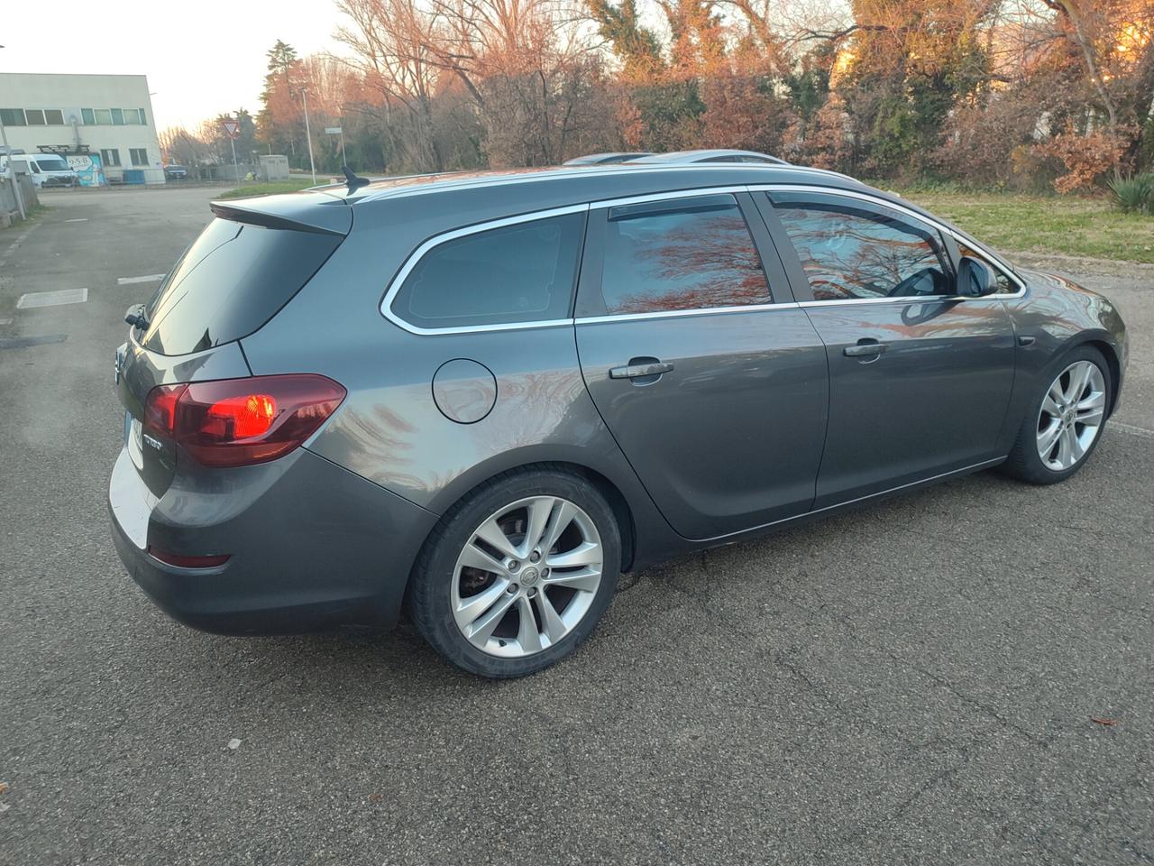 Opel Astra 1.6 Turbo 180CV Sports Tourer Cosmo S