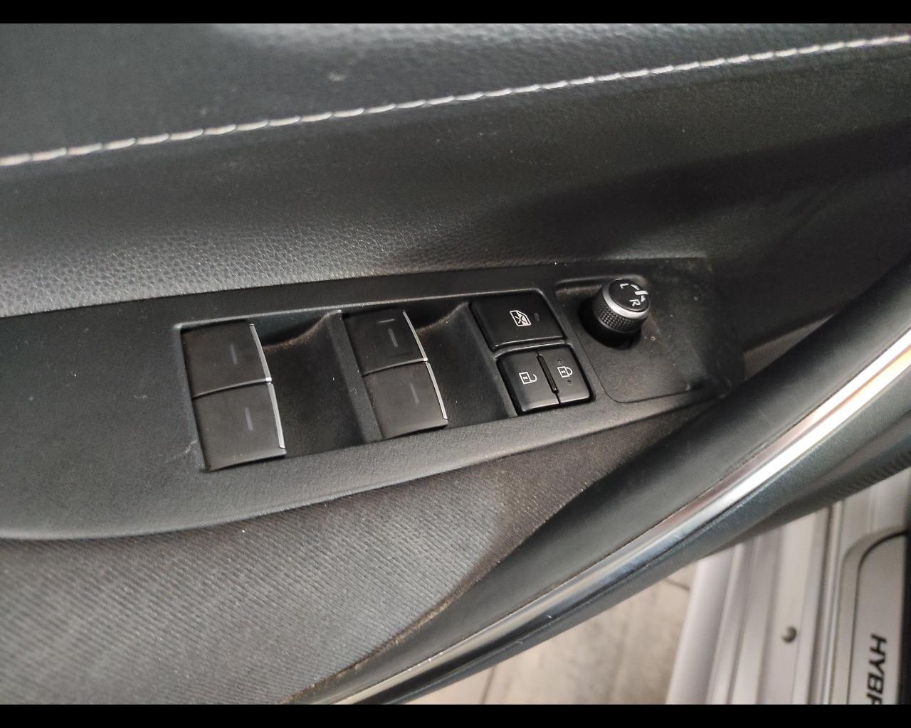 TOYOTA Corolla (2018-->) - Corolla Touring Sports 1.8 Hybrid Business