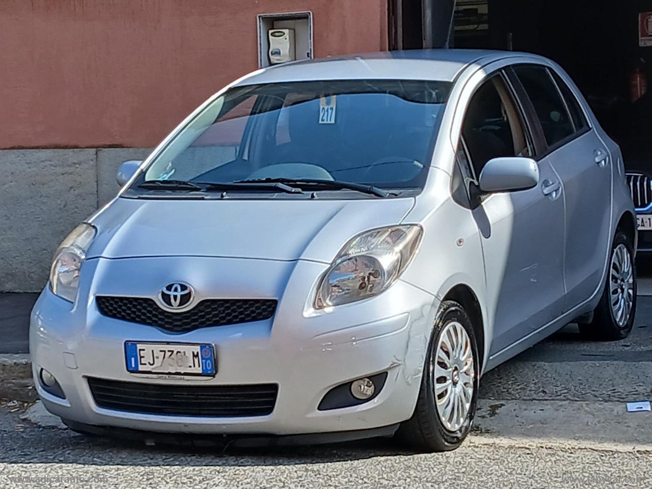 TOYOTA Yaris 1.3 5p. Sol