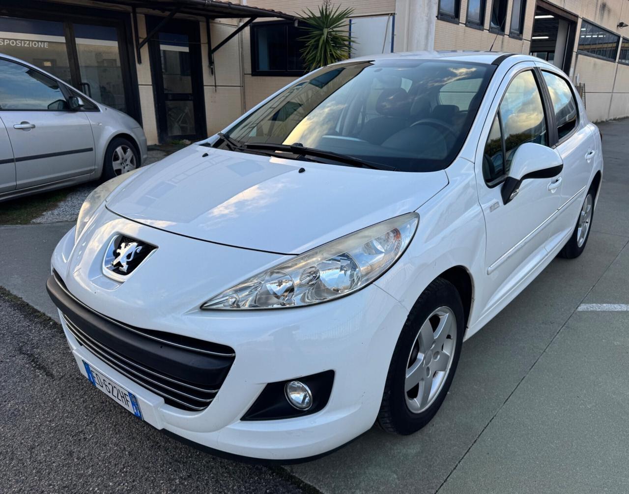 Peugeot 207 1.4 HDi 70CV -SOLO 103.000 KM-