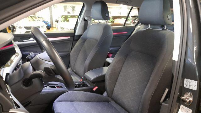 VOLKSWAGEN Golf 1.0 eTSI EVO DSG Life MHEV