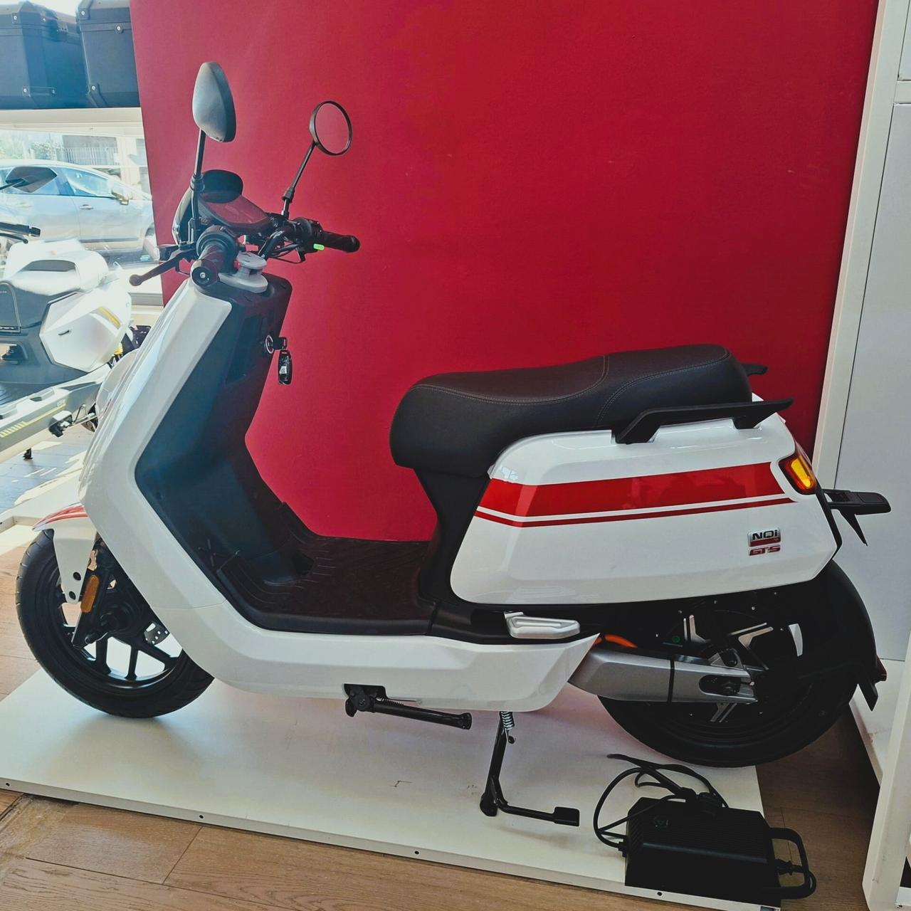 NIU NQi GTS 2024
