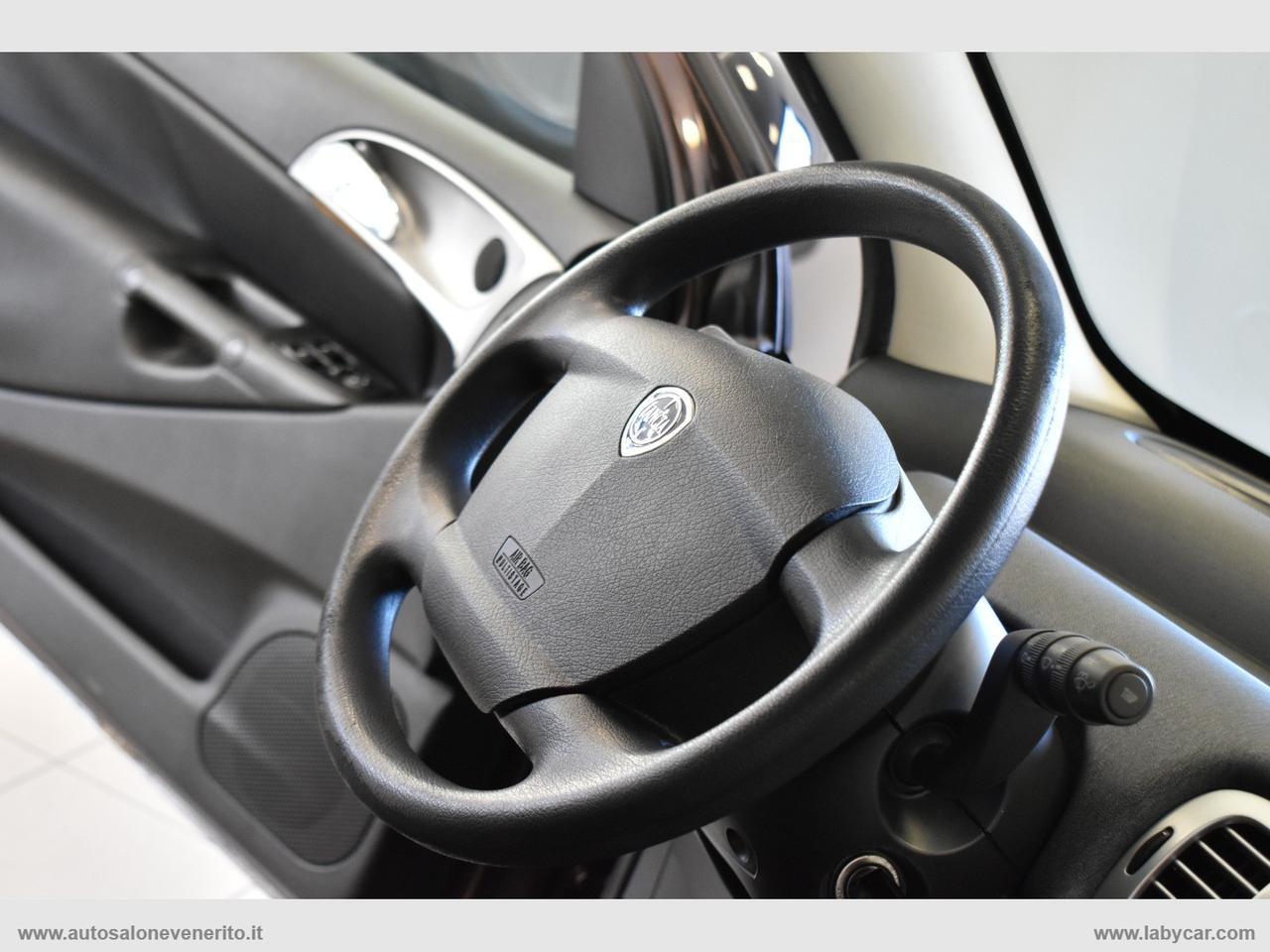 LANCIA Ypsilon 1.2 69 CV Unyca