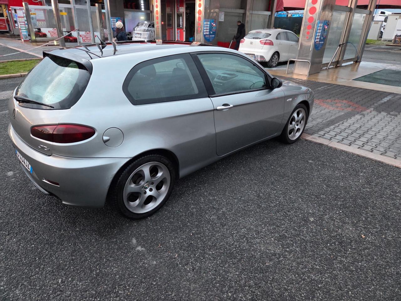 Alfa Romeo 147 1.9 JTD (120) 3 porte Black Line 2008