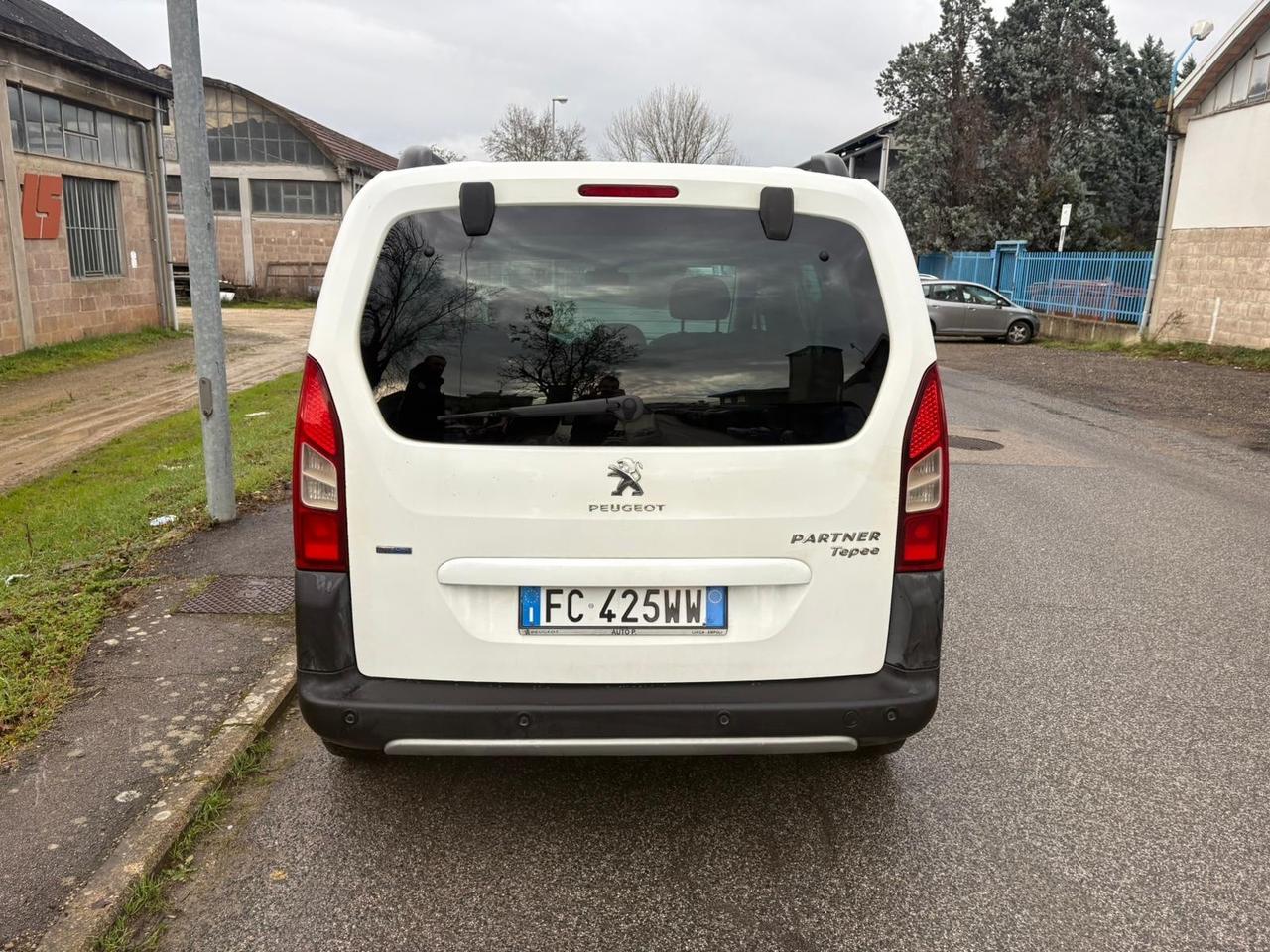 Peugeot Partner Tepee 2016 BlueHDi 120 S&S Outdoor