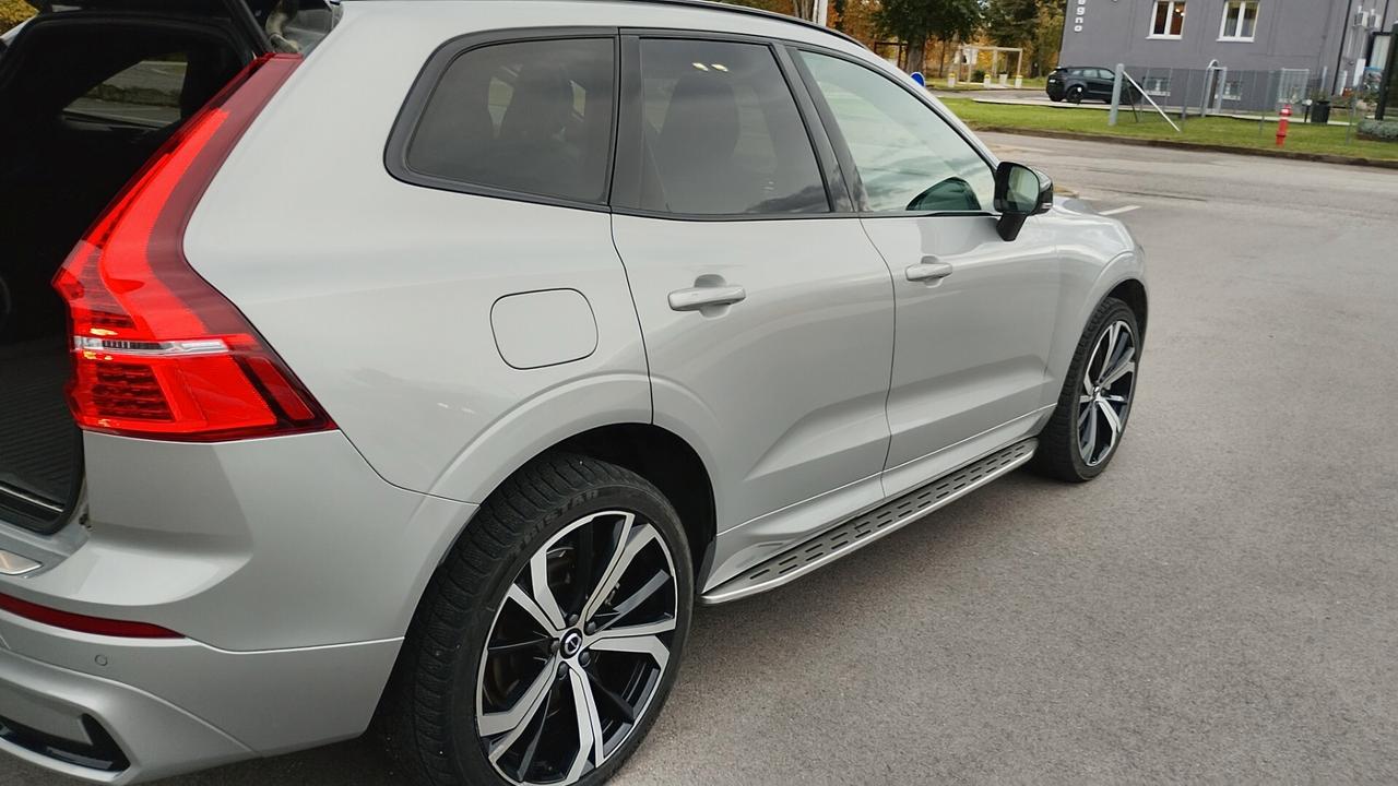 Volvo XC 60 XC60 T6 Recharge Plug-in Hybrid AWD automatico Ultimate Dark