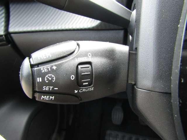 Peugeot 2008 1.2 BENZINA 100CV ALLURE MANUALE,LED,CERCHI 17