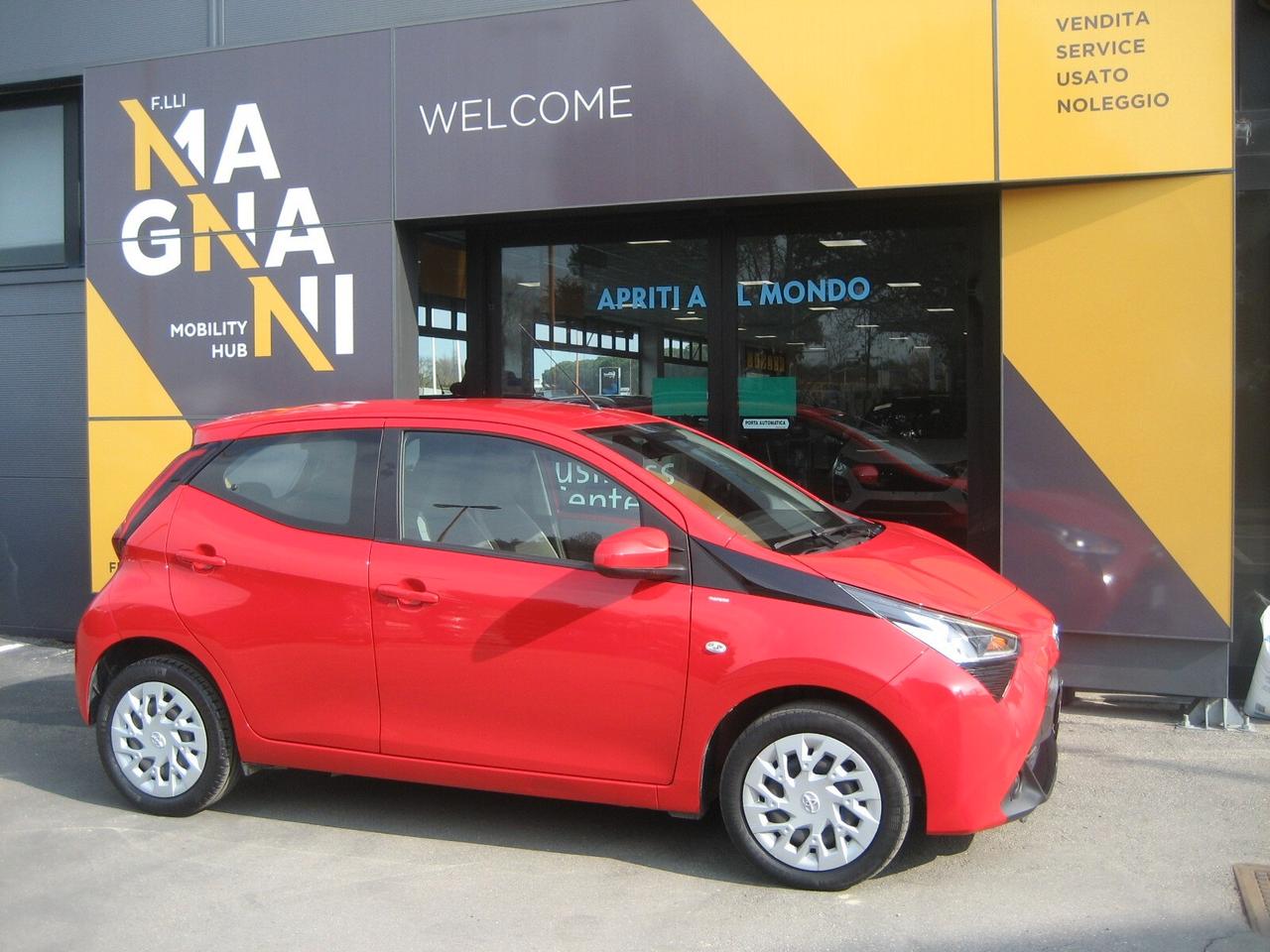 Toyota Aygo Connect 1.0 VVT-i 72 CV 5 porte x-play