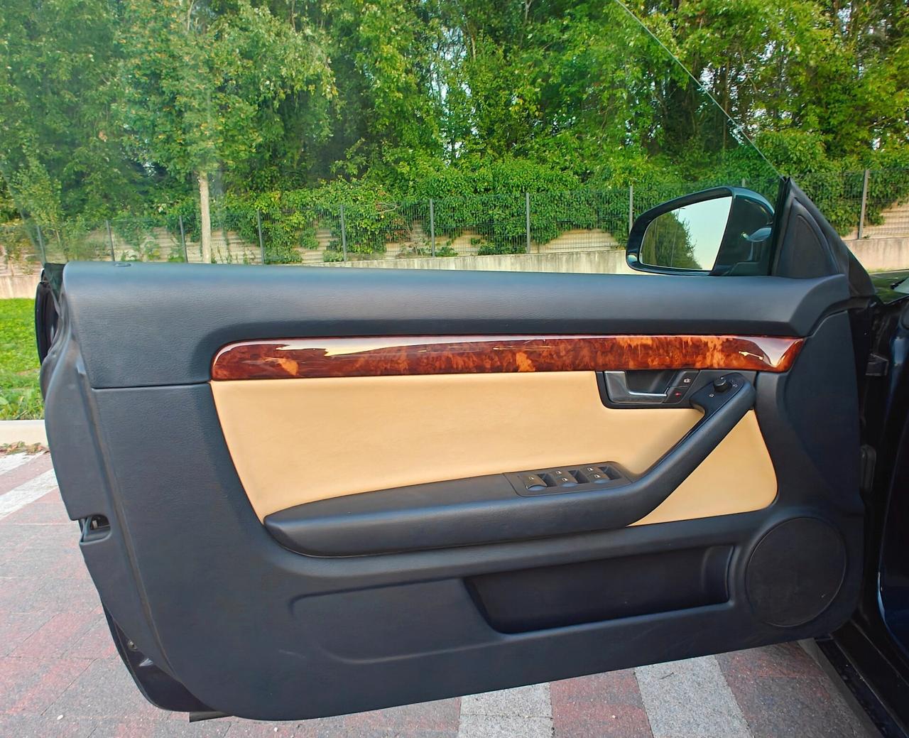 Audi A4 Cabriolet 2.5 v6 passaggio incluso