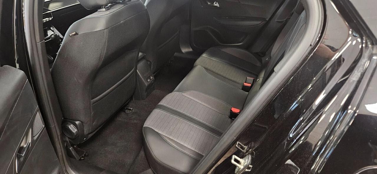 Peugeot 2008 PureTech 130 S&S Allure