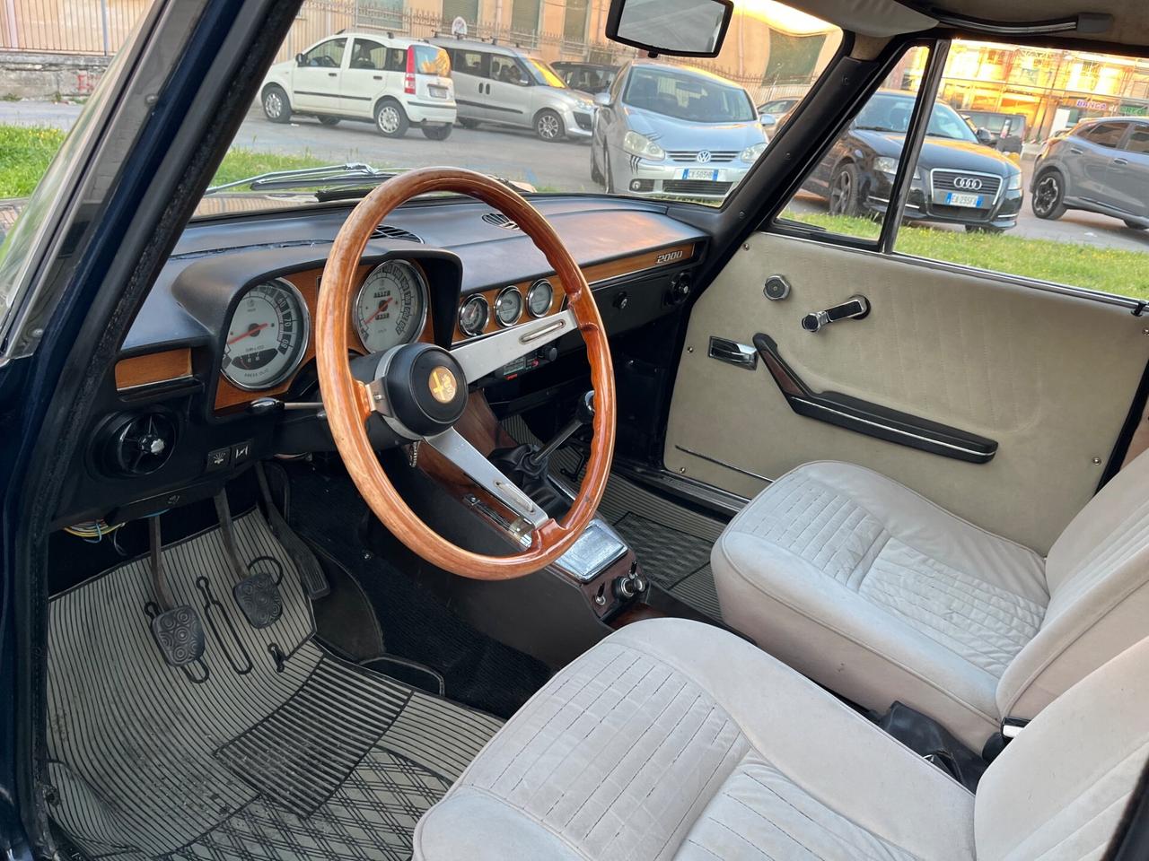 Alfa Romeo 2000 berlina