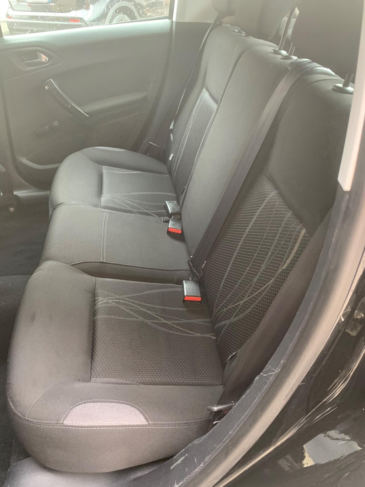 Peugeot 208 1.4 HDi 68 CV 5 porte Active