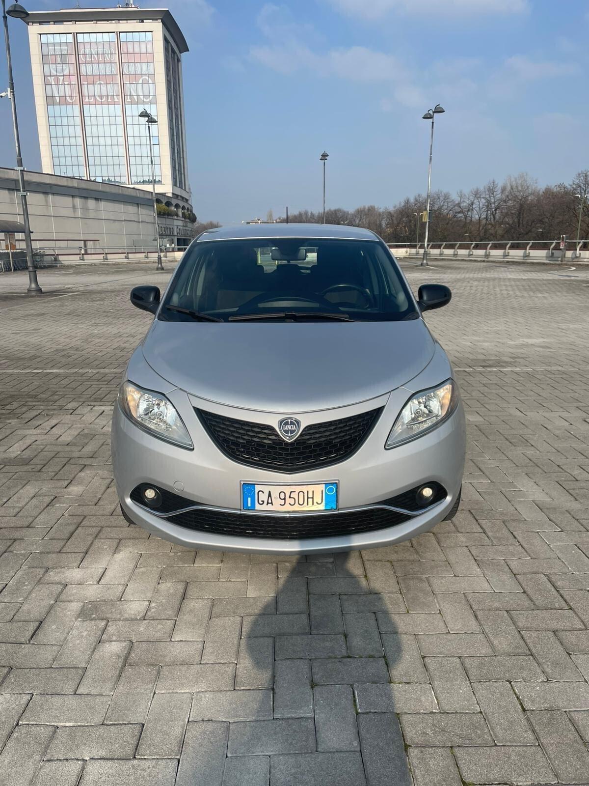 Lancia Ypsilon 1.2 69 CV UNI.PRO 12 MESI GARANZIA