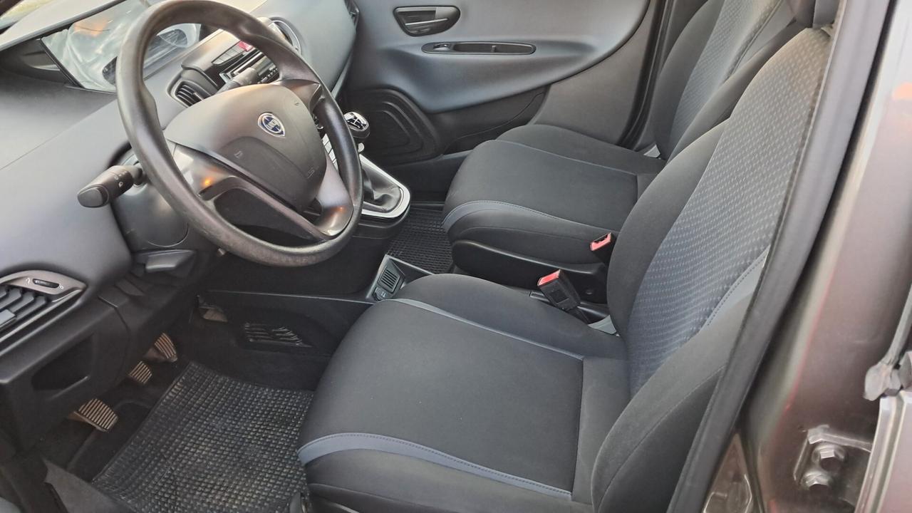 Lancia Ypsilon 1.2 69 CV 5 porte GPL Ecochic Silver