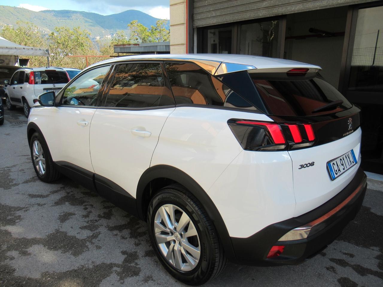 Peugeot 3008 BlueHDi 130 S&S Business