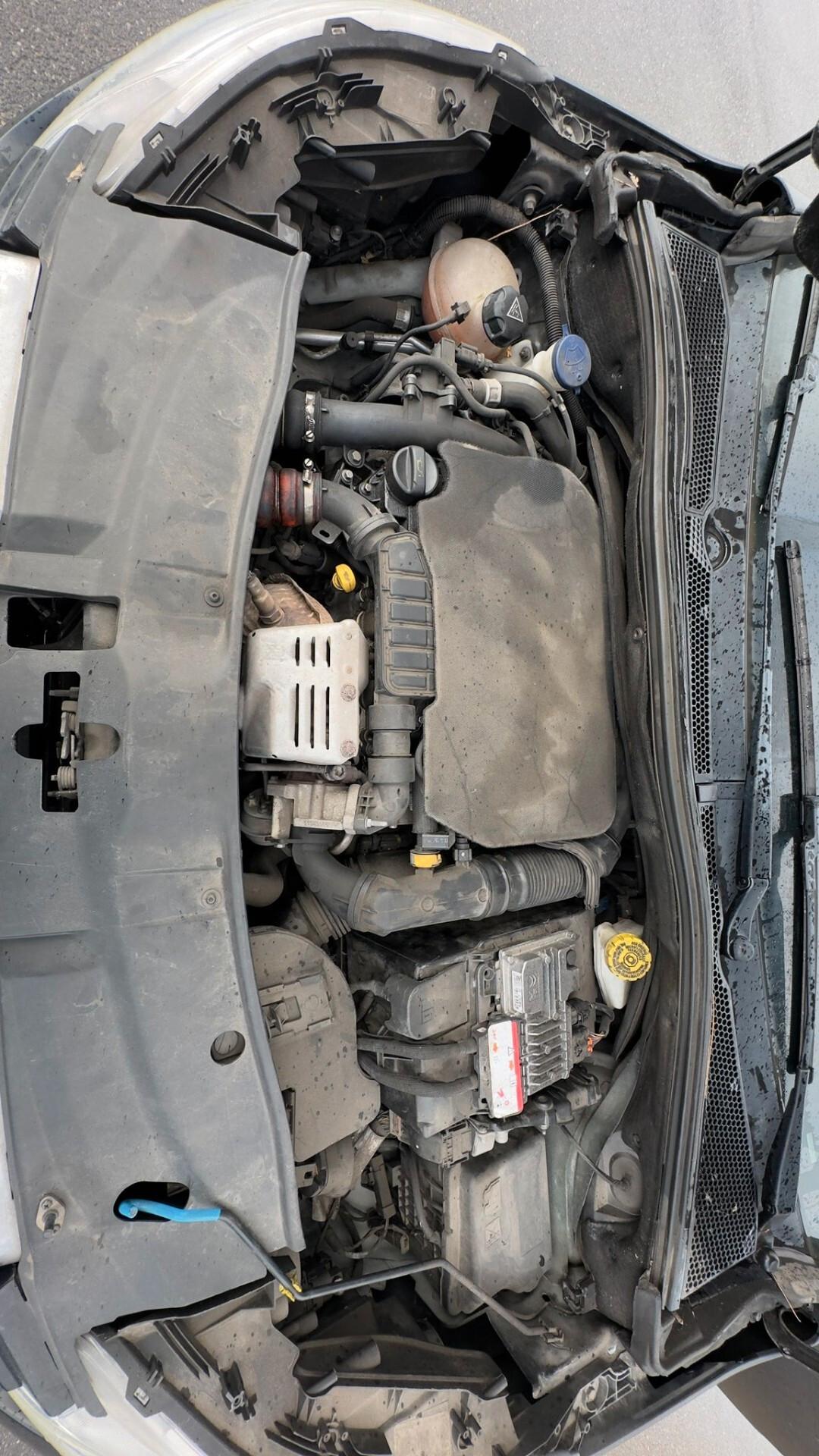 Peugeot 2008 1.2 Turbo benzina CV 130 Black Matt