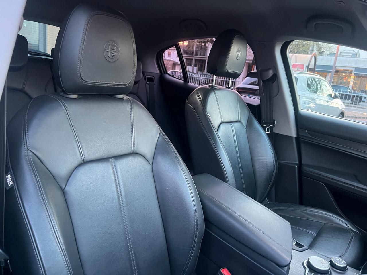 Alfa Romeo Stelvio 2.2 Turbodiesel 210 CV AT8 Q4 Executive