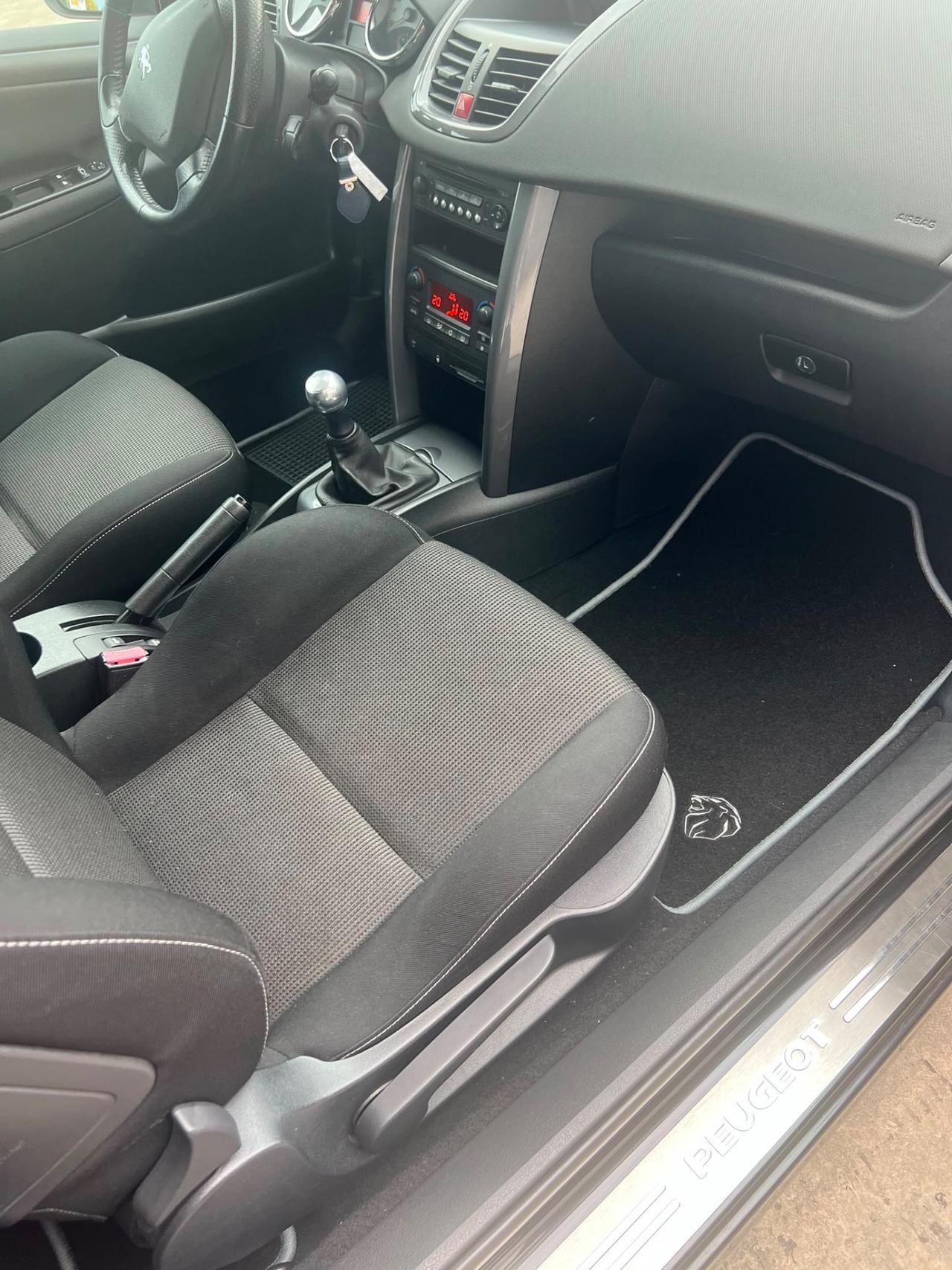 Peugeot 207 1.6 VTI CC ROLAND GARROS