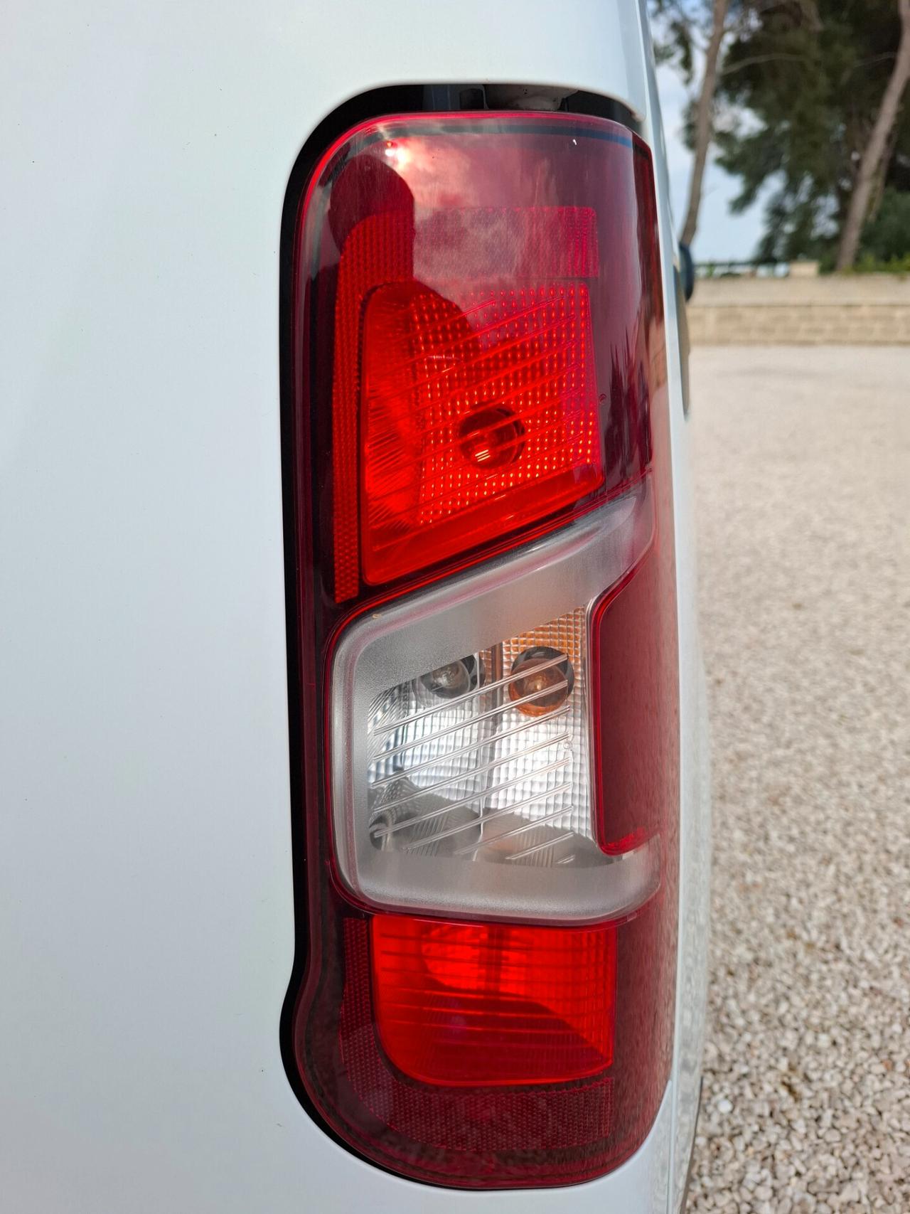 Peugeot Partner BlueHDi 100cv 3 POSTI - 1000Kg di PORTATA
