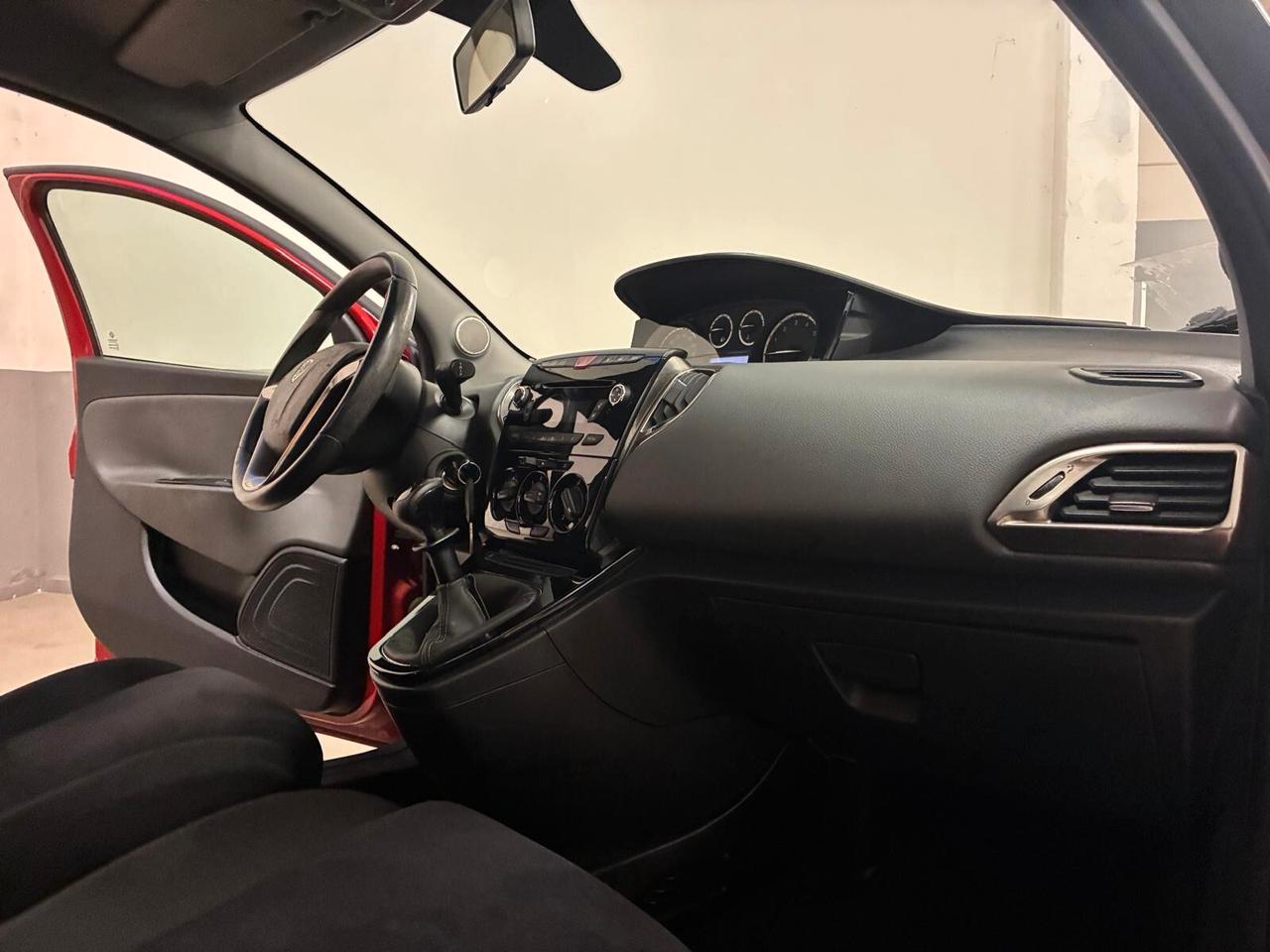 Lancia Ypsilon 0.9 TwinAir 85 CV 5 porte Metano Ecochic Gold