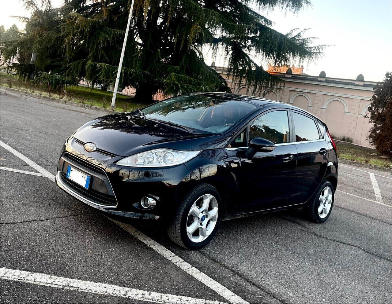 Ford Fiesta 1.4 5 porte Bz.- GPL Titanium