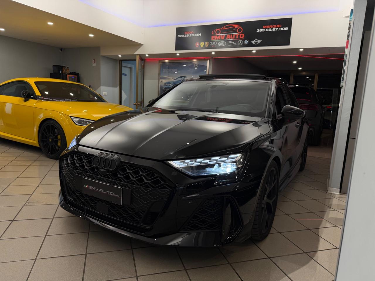 Audi RS3 total black full optional tetto apribile prezzo fisso no vincoli